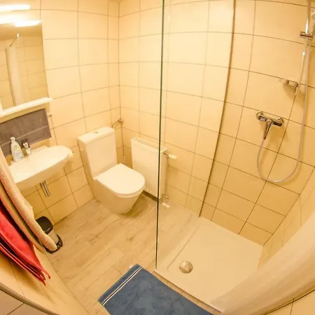 Kolibri Panzio 3* باجة