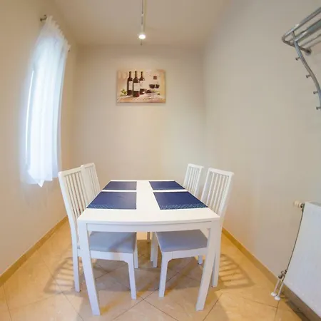 Kolibri Panzio فندق مبيت وإفطار 3*