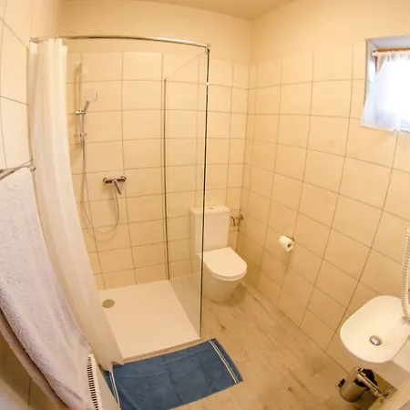 Kolibri Panzio 3* Baja