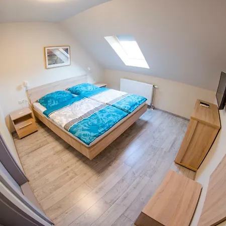 Kolibri Panzio Couette-café