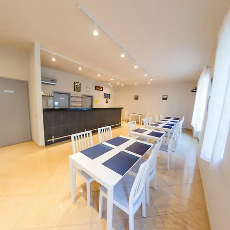 فندق مبيت وإفطار Kolibri Panzio