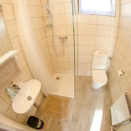 Kolibri Panzio فندق مبيت وإفطار