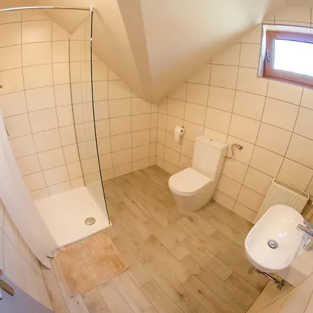 Kolibri Panzio 3* باجة