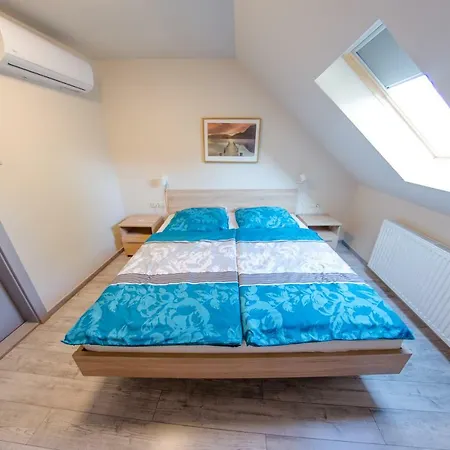 فندق مبيت وإفطار Kolibri Panzio