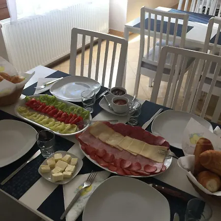 Kolibri Panzio باجة